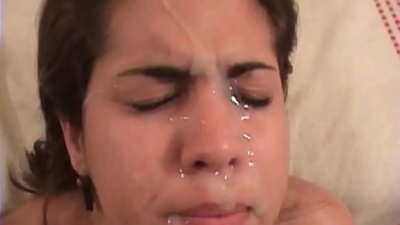 美麗的拉丁黑髮有粗暴的性行為